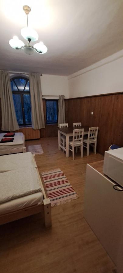 Penzion A Restaurace U Baby Subrovy 호텔 Kokorin 외부 사진